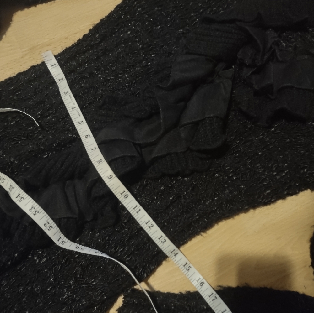 Elegant Black Ruffled Women's Sweater Duster - Picture 14 of 15